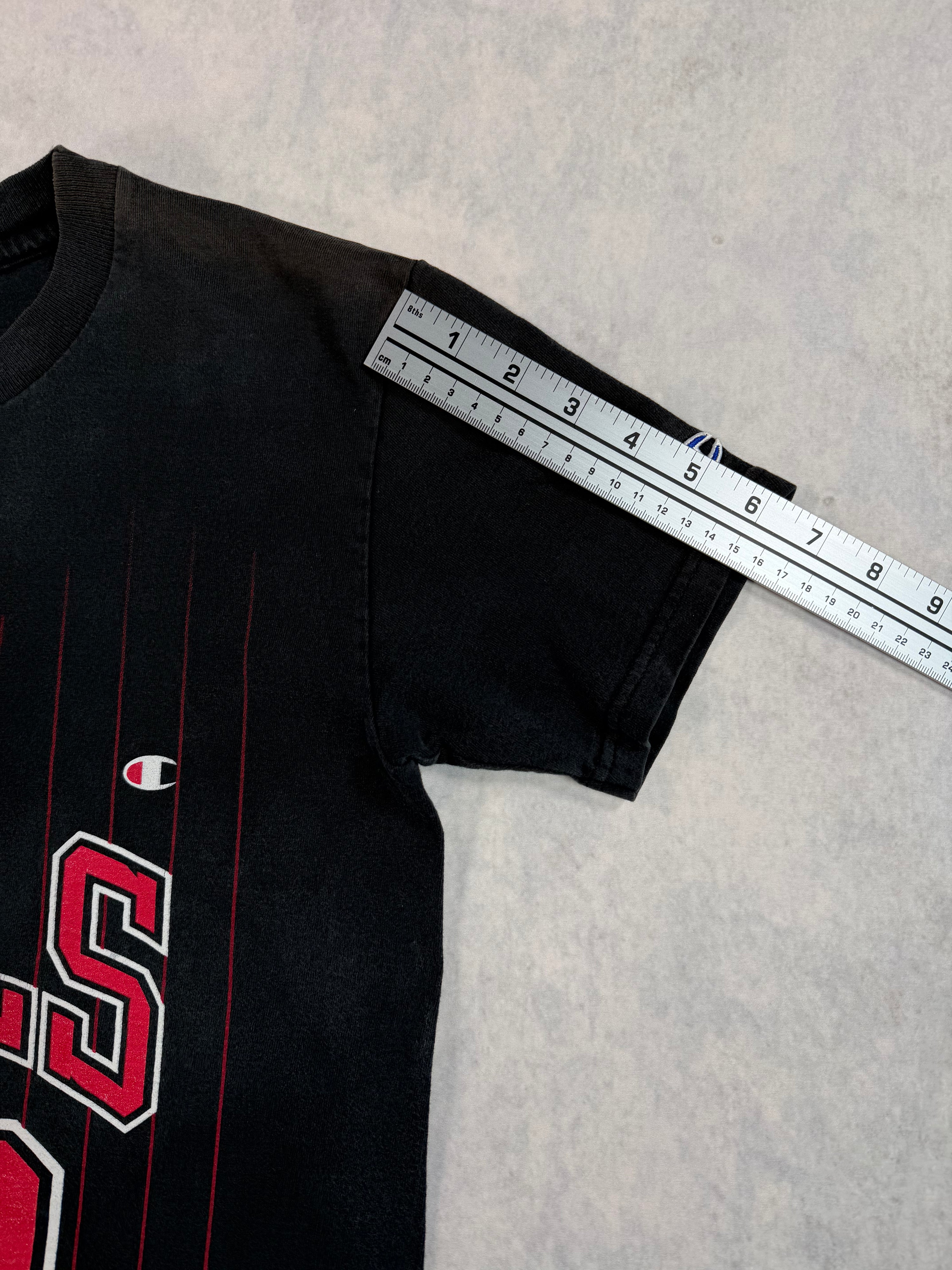 Vintage Chicago Bulls Michael Jordan Jersey T-Shirt Black (Youth Large)