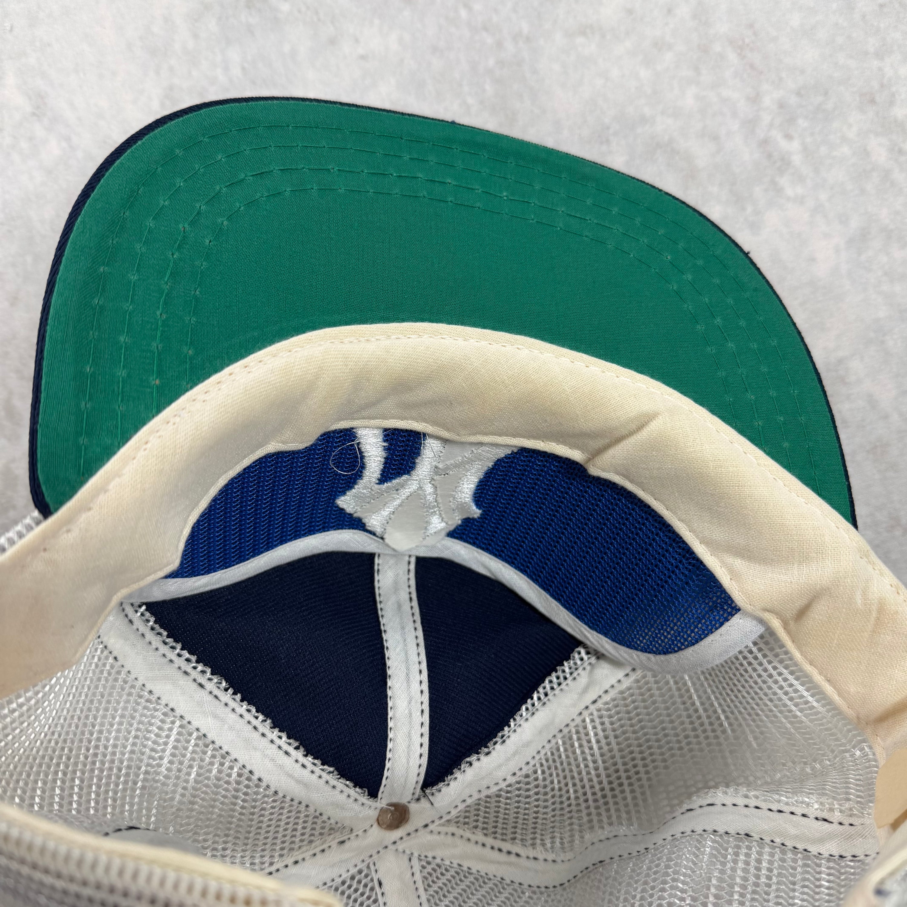 Vintage 1980's New York Yankees Two Tone Snapback (OS)