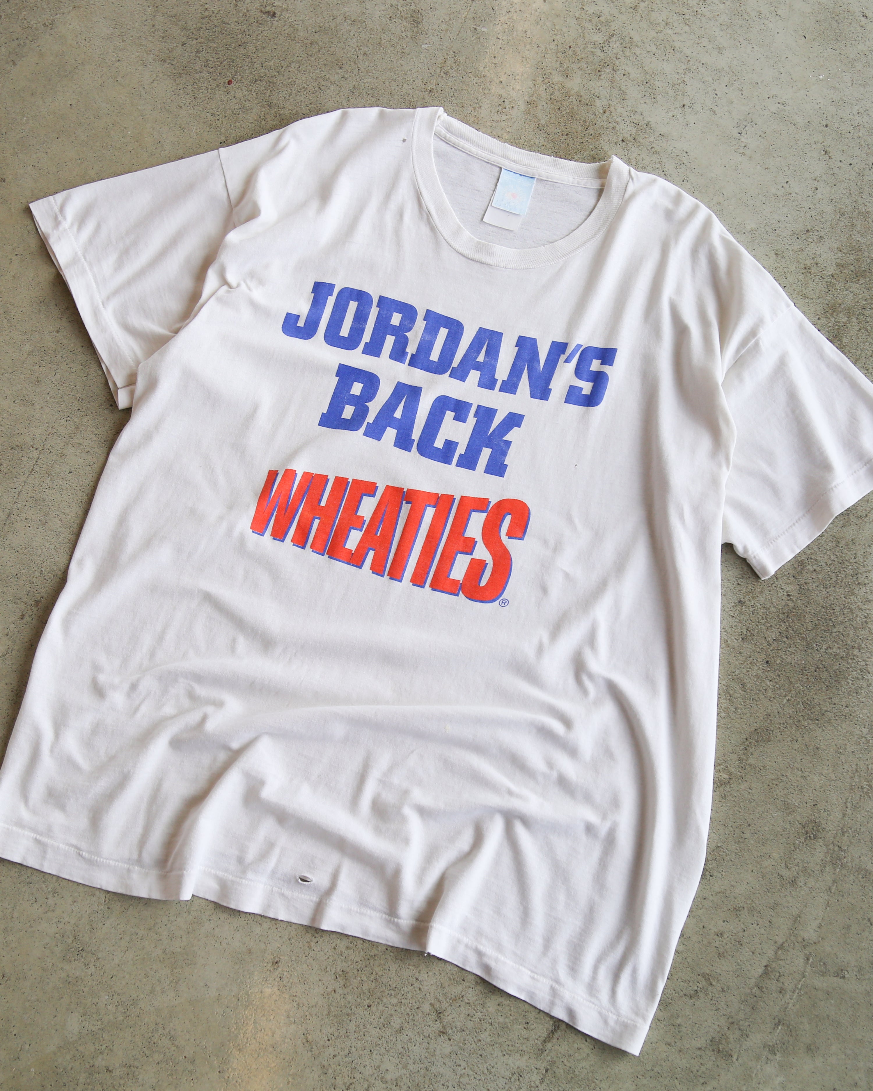 Michael "Jordan's Back Wheaties" NBA T-Shirt White (XL)