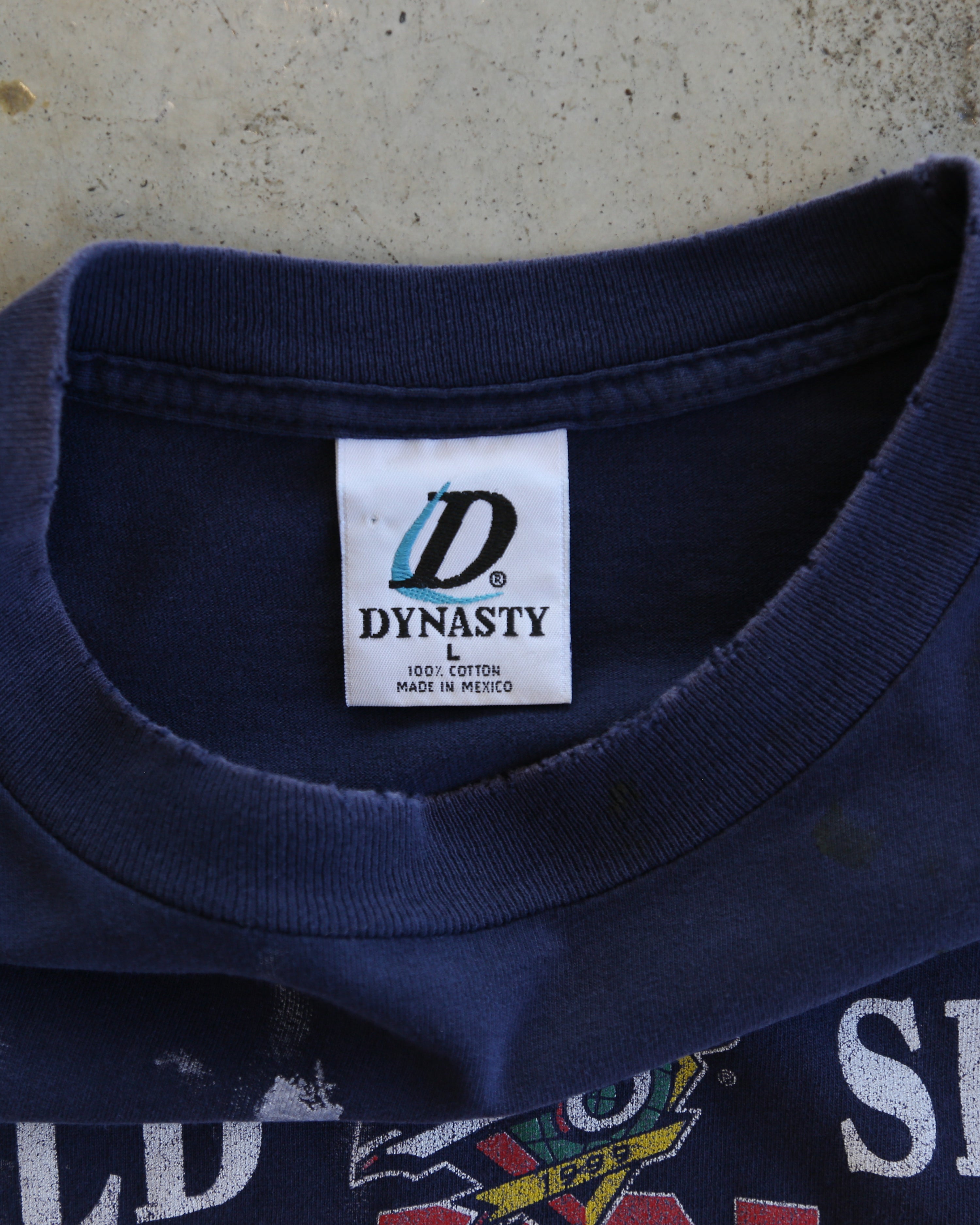 Vintage 1999 New York Yankees Champions Painted T-Shirt Navy (XL)