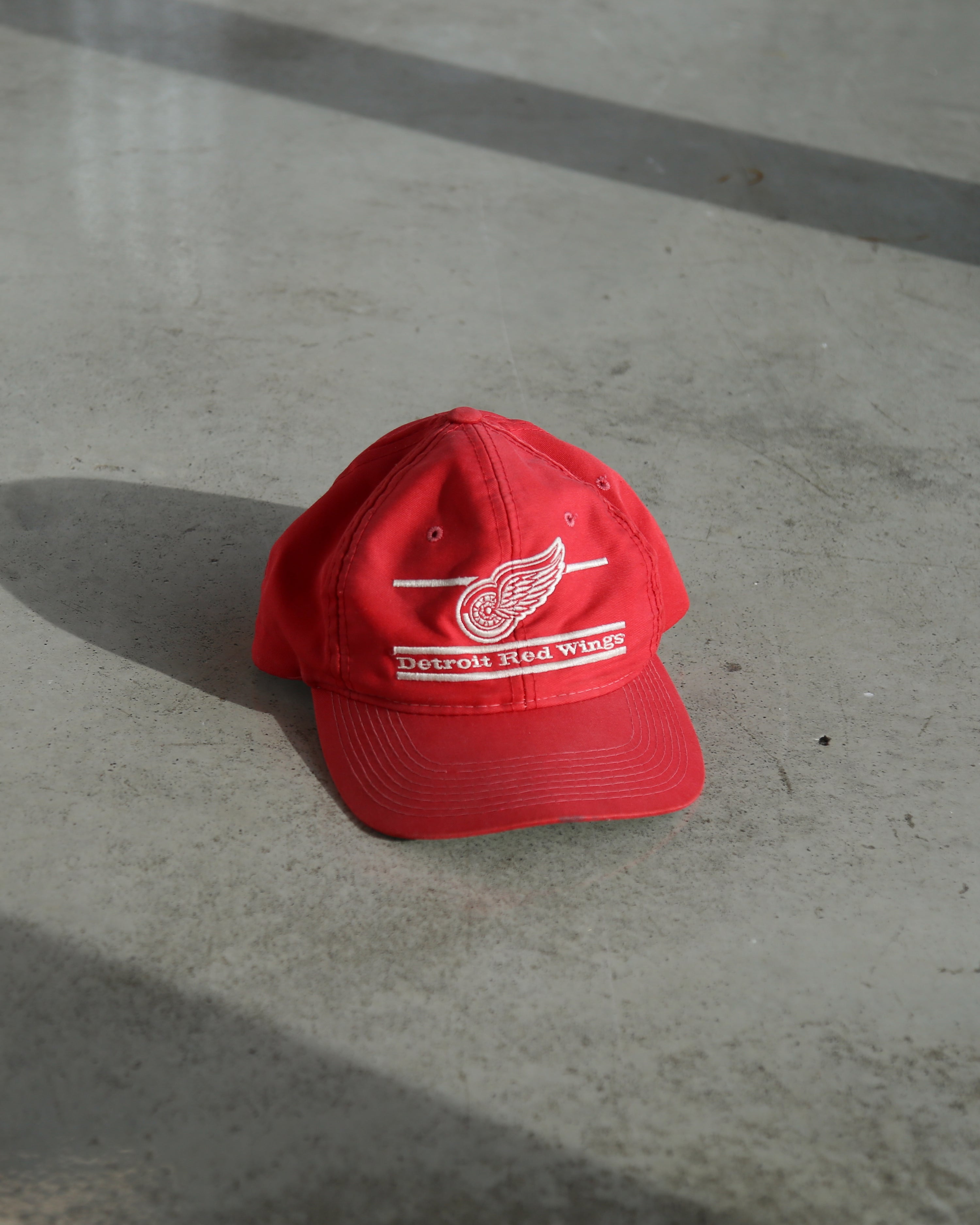 Vintage 90s Detroit Red Wings NHL Snapback Hat