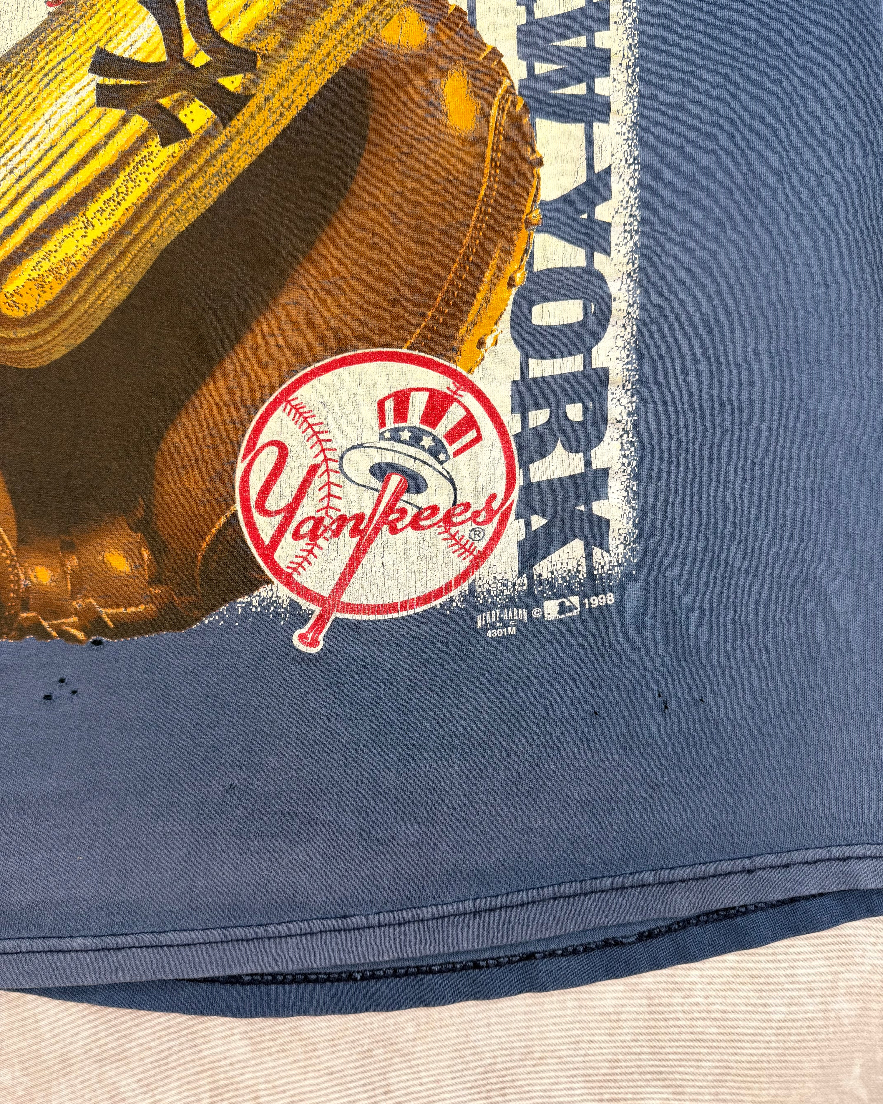 Vintage 1998 Yankees Faded T-Shirt Navy (L)
