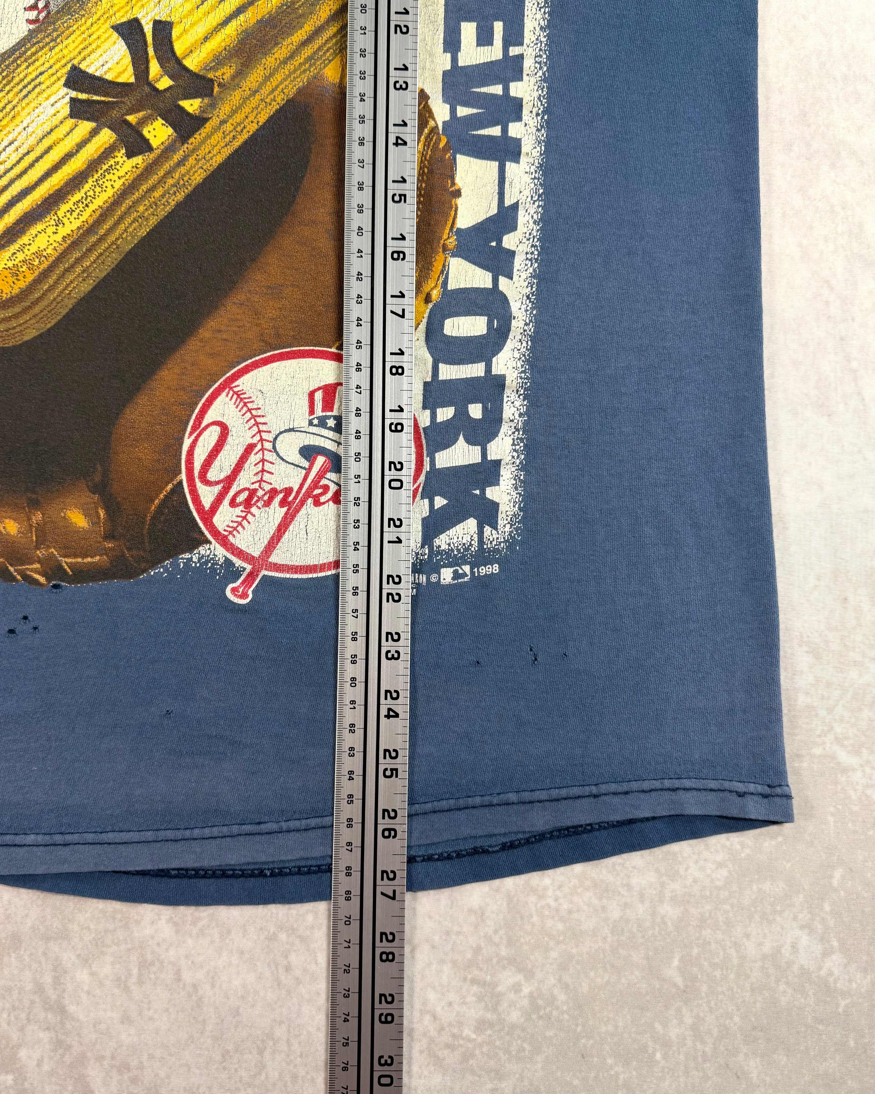Vintage 1998 Yankees Faded T-Shirt Navy (L)