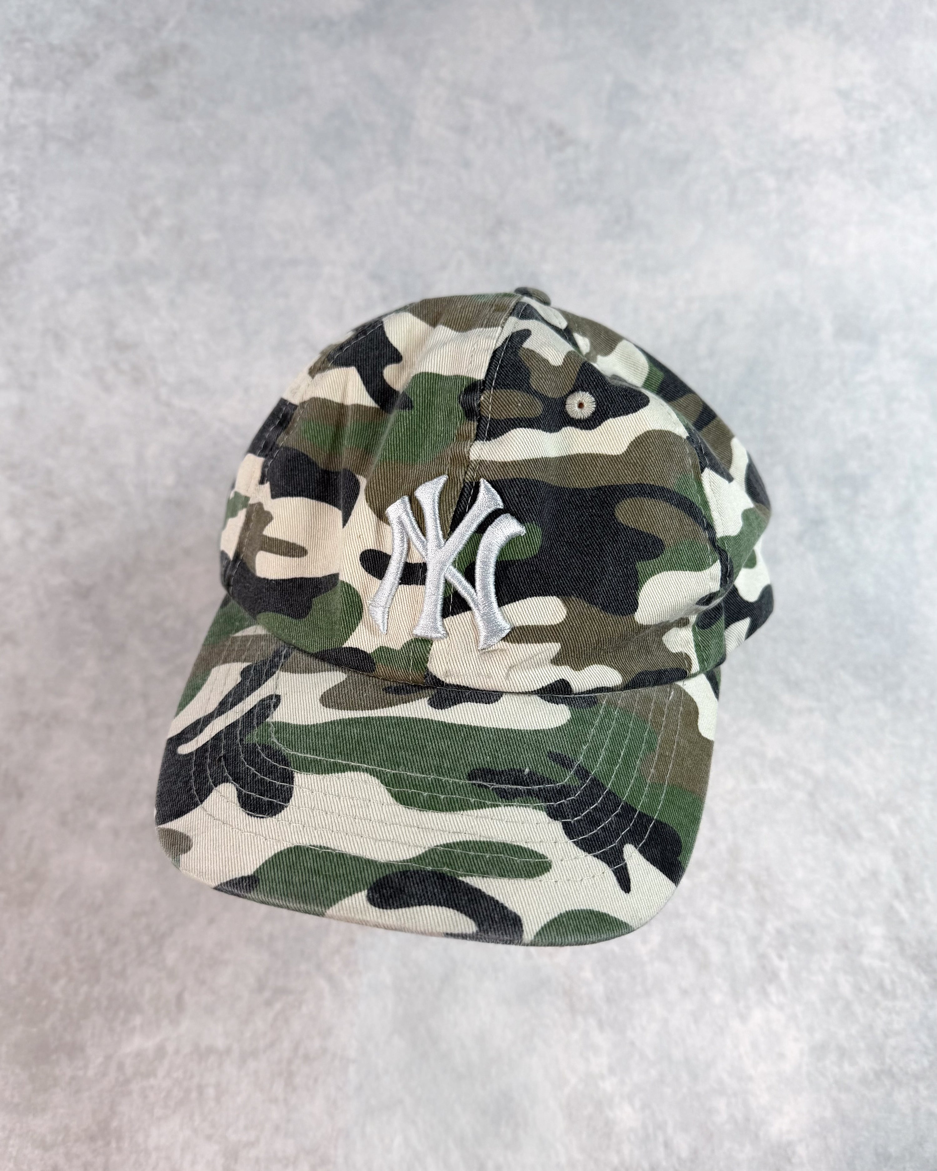 Vintage Yankees Budweiser Camouflage Snapback Hat (OS)