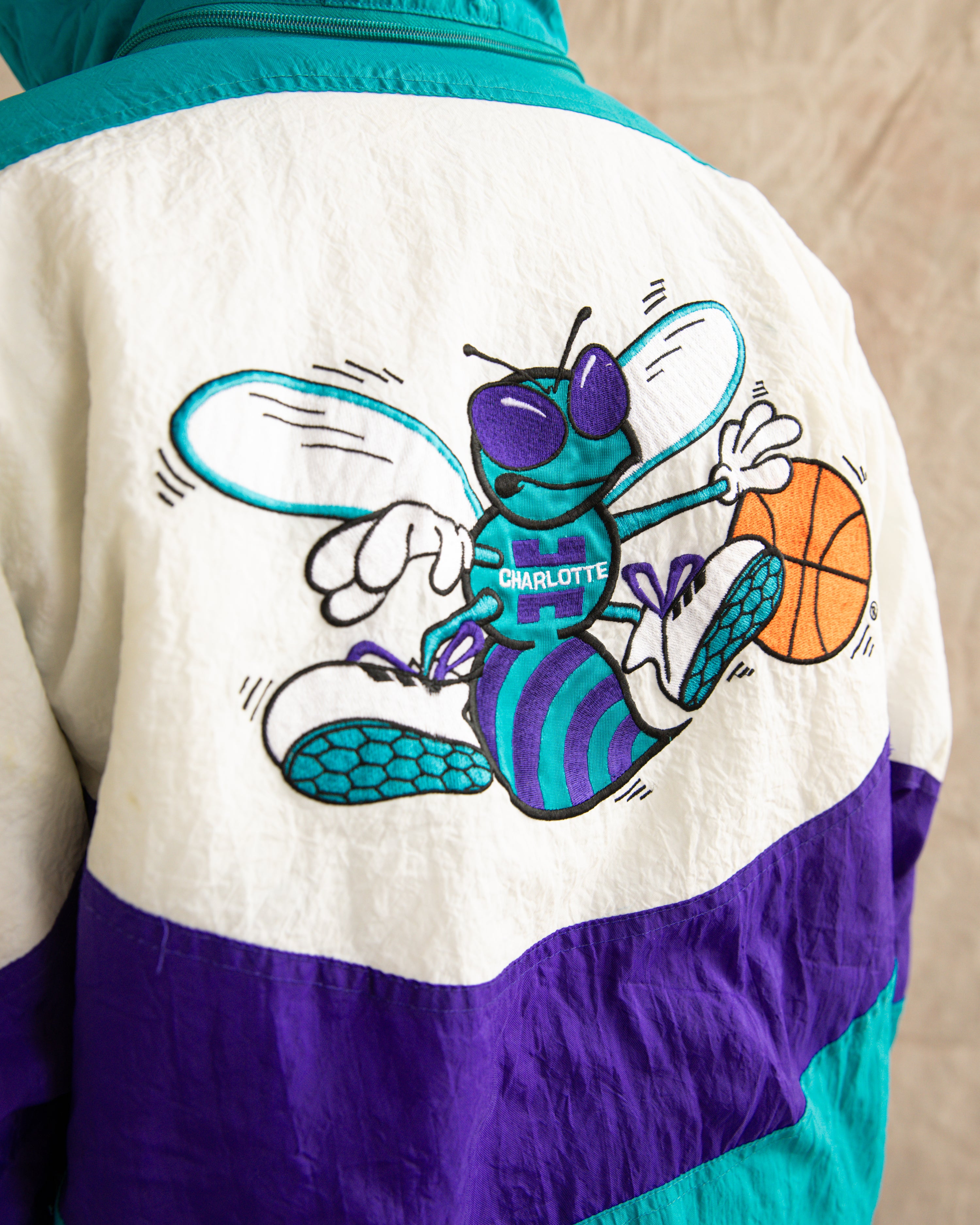 Vintage 90s Charlotte Hornets NBA Apex One Jacket Teal (XL)