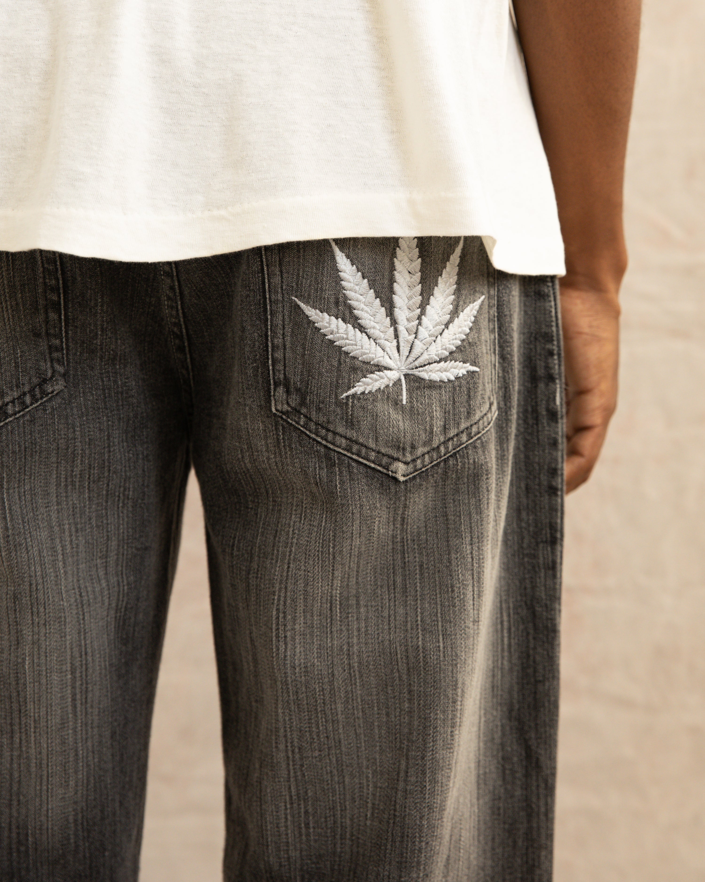 Vintage Y2K Marijuana Cannabis Weed Denim Pants Black (M)