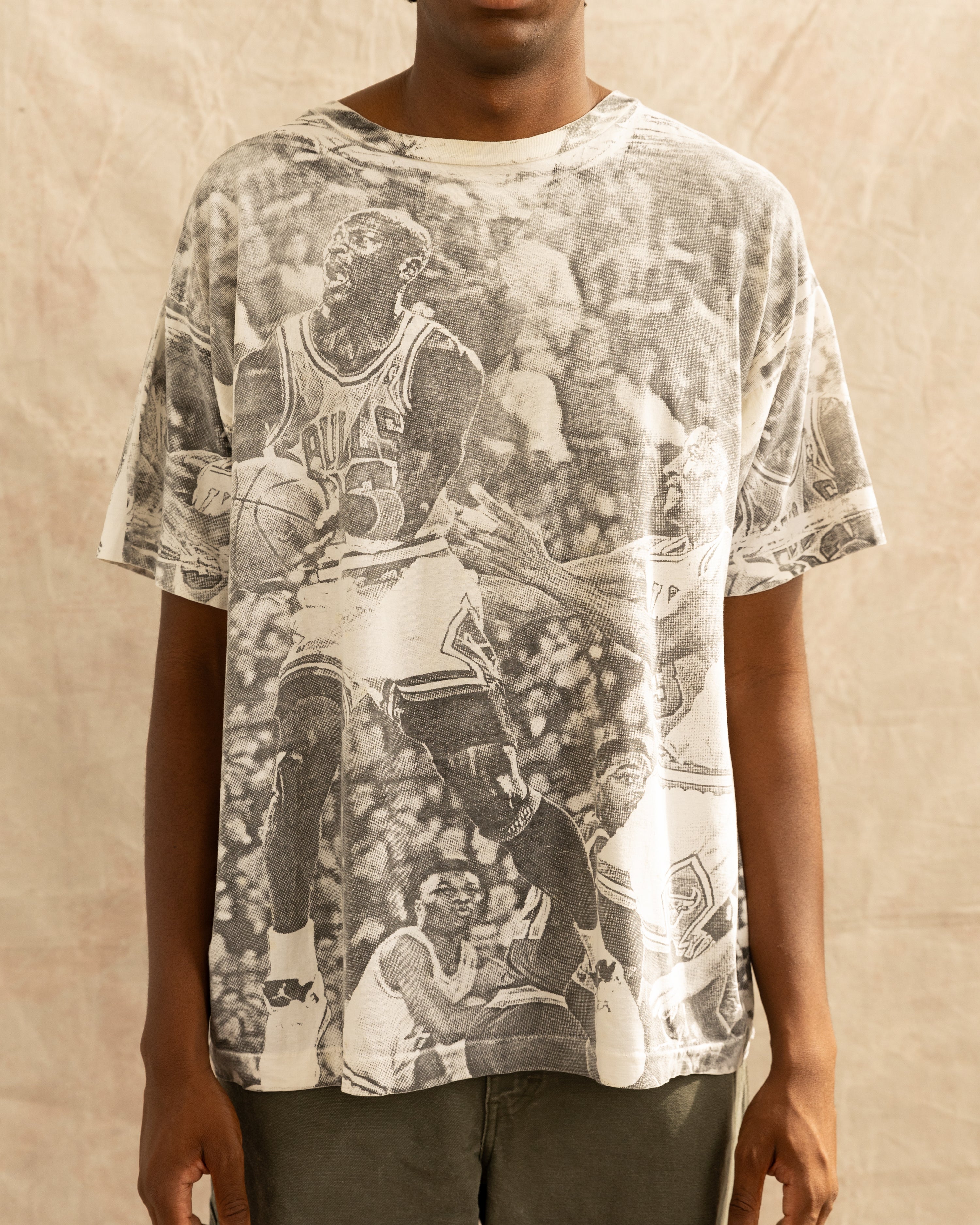 Vintage 90s Michael Jordan Chicago Bulls All Over Print T-Shirt (XL)